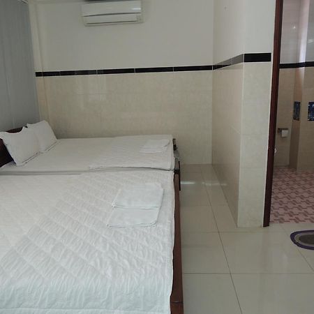 Hung Hieu Hotel My Tho Room photo