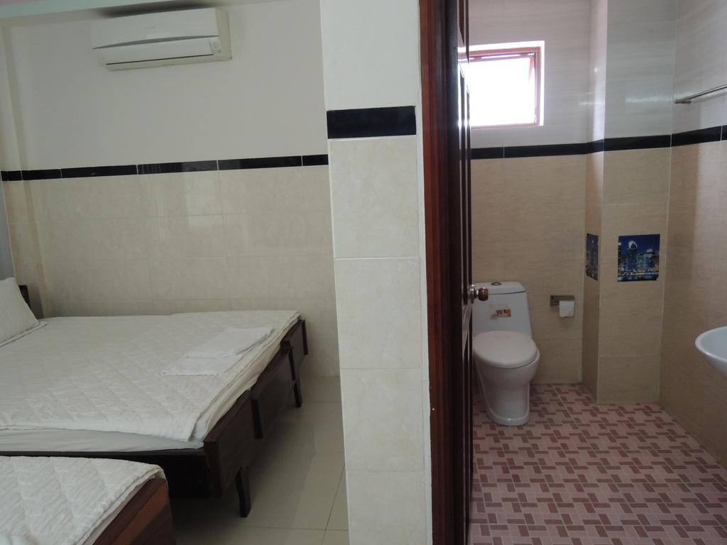 Hung Hieu Hotel My Tho Room photo
